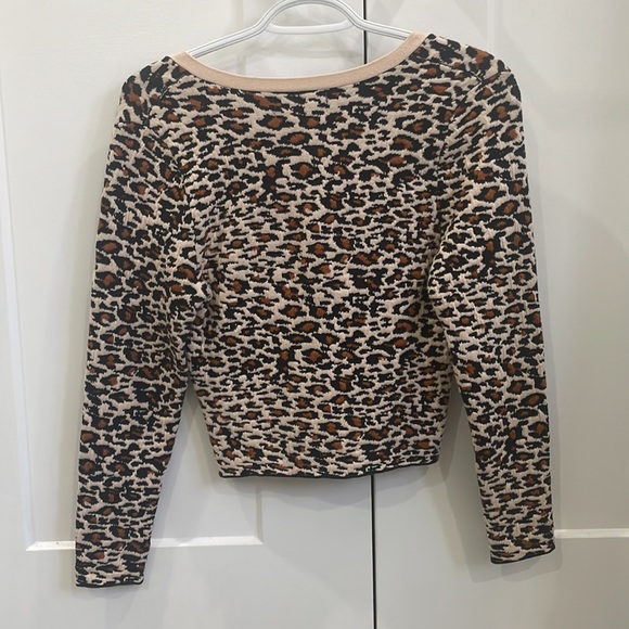 Urban Outfitters cropped leopard print cardigan - Picture 3 of 4